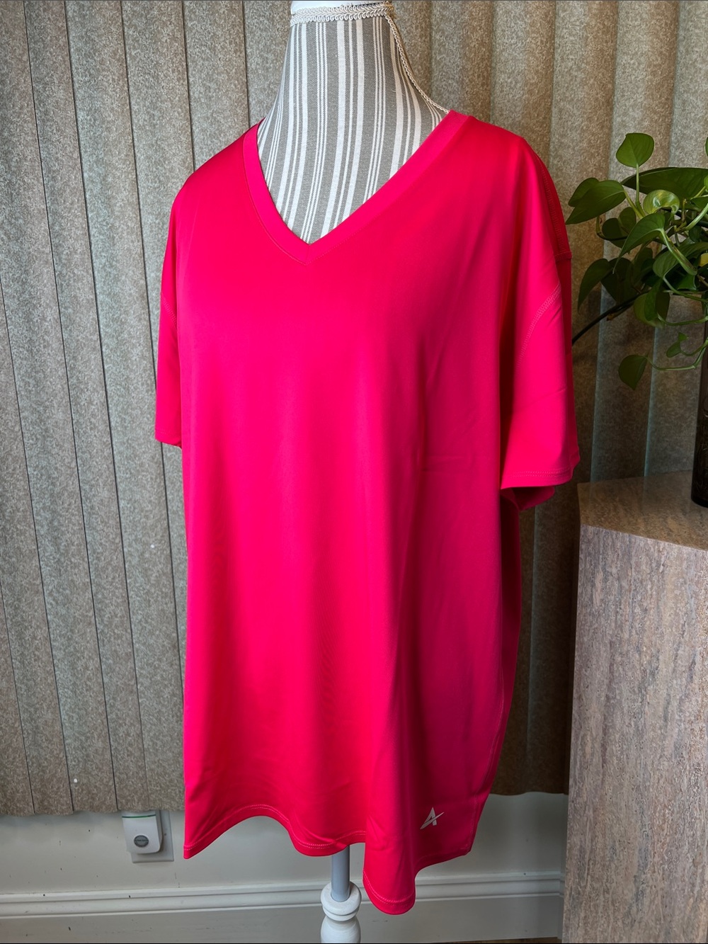 NWOT Arctic Cool Bright Pink V-Neck Athletic Top S-3XL